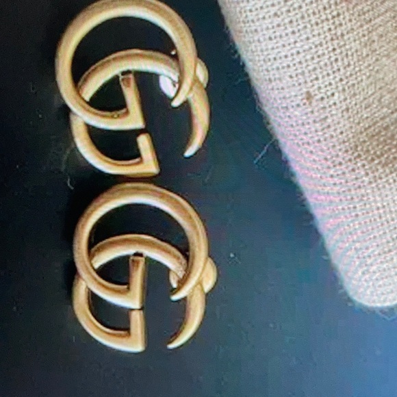 Double GG never worn authentic Gold plated stain-less Gucci Earrings - Picture 1 of 5